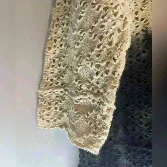 We The Free Gray & Ivory Tie Dye Round Neck Netted 3/4 Sleeve Pullover Top sz M - Picture 3 of 5